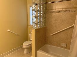 Philadelphia Street 118e