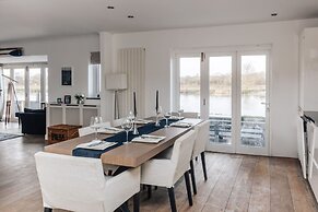 Riverside Cottage - From 1088 Per Night