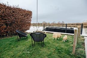 Riverside Cottage - From 1088 Per Night