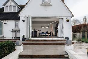 Riverside Cottage - From 1088 Per Night