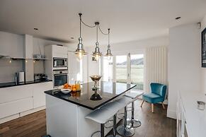 Riverside Cottage - From 1088 Per Night