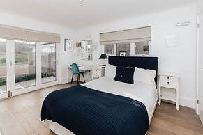 Riverside Cottage - From 1088 Per Night