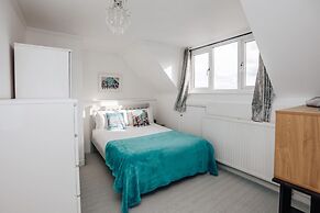 Riverside Cottage - From 1088 Per Night