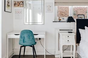 Riverside Cottage - From 1088 Per Night