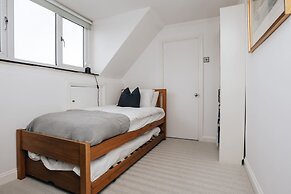 Riverside Cottage - From 1088 Per Night