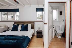 Riverside Cottage - From 1088 Per Night