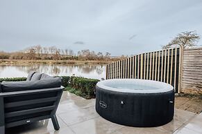 Riverside Cottage - From 1088 Per Night