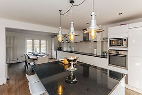 Riverside Cottage - From 1088 Per Night