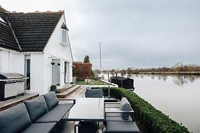 Riverside Cottage - From 1088 Per Night