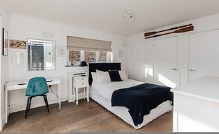 Riverside Cottage - From 1088 Per Night