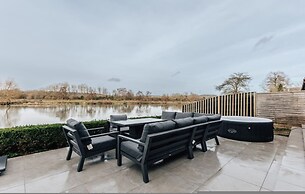 Riverside Cottage - From 1088 Per Night