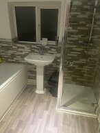 Chic Chestnut House in Birmingham