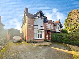 5br-10guests-hottub-parking-garden-patio