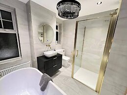 5br-10guests-hottub-parking-garden-patio