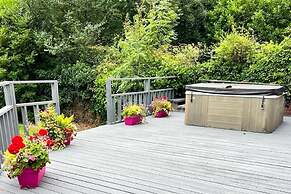 5br-10guests-hottub-parking-garden-patio