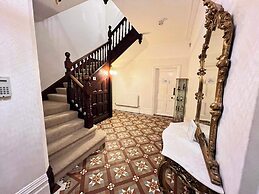 5br-10guests-hottub-parking-garden-patio