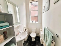 5br-10guests-hottub-parking-garden-patio