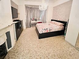 5br-10guests-hottub-parking-garden-patio