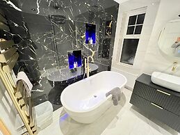 5br-10guests-hottub-parking-garden-patio