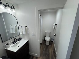 Birch Glen Hotel