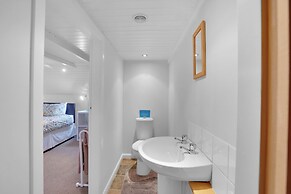 Hill House Hideaway - North East Escapes