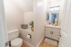Modern 3-bedroom Escape in Northwest Reno