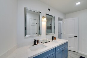 3 Mi to Bolivar Beach: Quiet Condo w/ Balcony