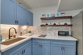 3 Mi to Bolivar Beach: Quiet Condo w/ Balcony