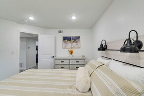 3 Mi to Bolivar Beach: Quiet Condo w/ Balcony