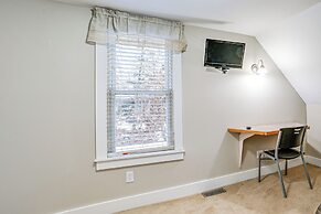 Near Hiking & Skiing: Cozy Home in Cortland!