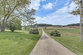 Secluded Ohio Amish Country Getaway w/ Fire Pit