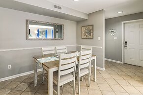 2 Mi to Rehoboth Beach: Condo w/ Pool Access!