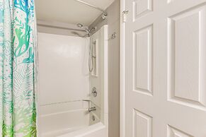 2 Mi to Rehoboth Beach: Condo w/ Pool Access!