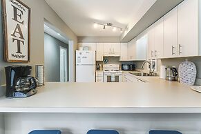 2 Mi to Rehoboth Beach: Condo w/ Pool Access!