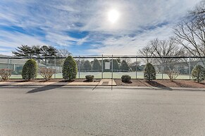 2 Mi to Rehoboth Beach: Condo w/ Pool Access!