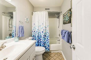 2 Mi to Rehoboth Beach: Condo w/ Pool Access!