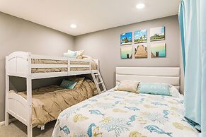 2 Mi to Rehoboth Beach: Condo w/ Pool Access!