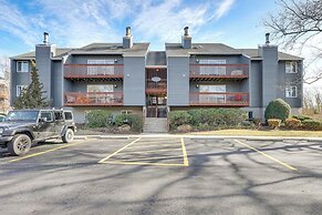 2 Mi to Rehoboth Beach: Condo w/ Pool Access!