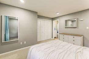 2 Mi to Rehoboth Beach: Condo w/ Pool Access!