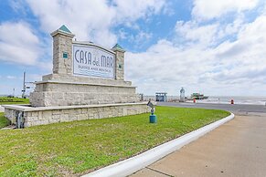 Walk to Galveston Beach: Condo w/ Ocean Views!