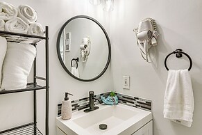 Walk to Galveston Beach: Condo w/ Ocean Views!