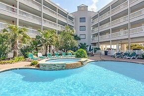 Walk to Galveston Beach: Condo w/ Ocean Views!