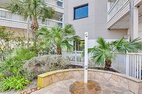 Walk to Galveston Beach: Condo w/ Ocean Views!