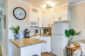 Walk to Galveston Beach: Condo w/ Ocean Views!