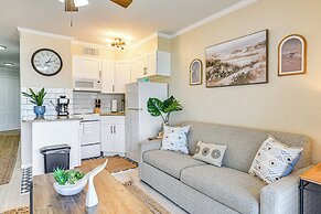 Walk to Galveston Beach: Condo w/ Ocean Views!