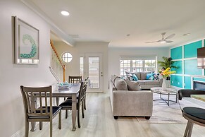 Walk to Ocean: Carolina Beach Condo w/ 2 Balconies