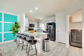 Walk to Ocean: Carolina Beach Condo w/ 2 Balconies