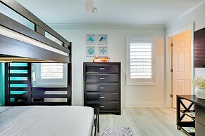 Walk to Ocean: Carolina Beach Condo w/ 2 Balconies