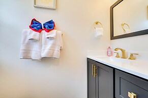 Walk to Ocean: Carolina Beach Condo w/ 2 Balconies