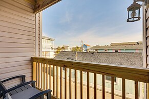 Walk to Ocean: Carolina Beach Condo w/ 2 Balconies